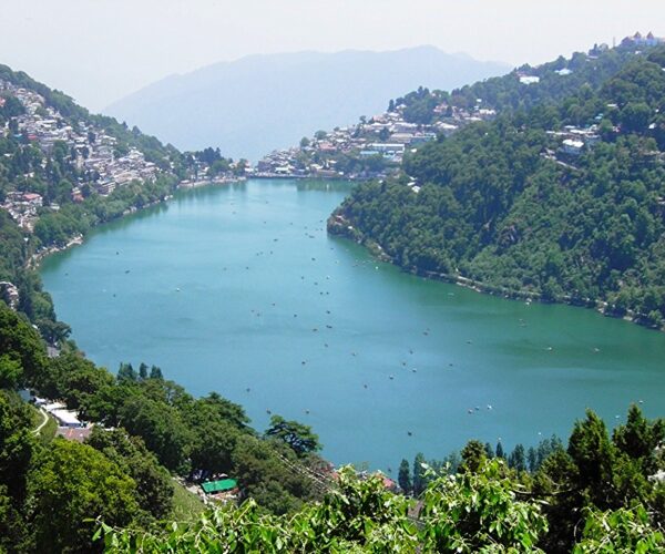 DELHI TO NAINITAL TEMPRO TRAVELLE